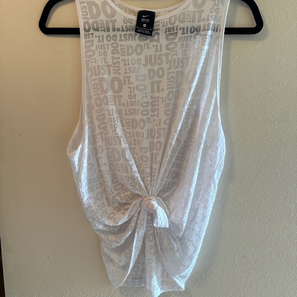 Nike Medium Workout Knot Tank - Picture 10 of 10